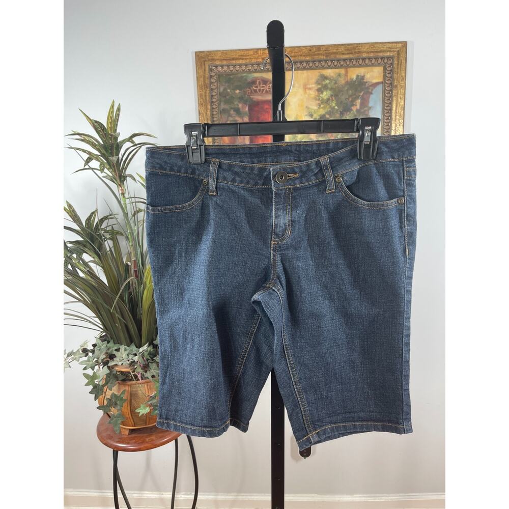 City Streets Shorts Women's 9 Blue Denim Normcore Casual Classic Y2K Minimalist